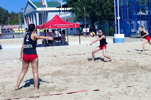 İKÜ Plaj Voleybolu Takımı