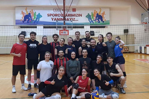 İKÜ Voleybol Takımı