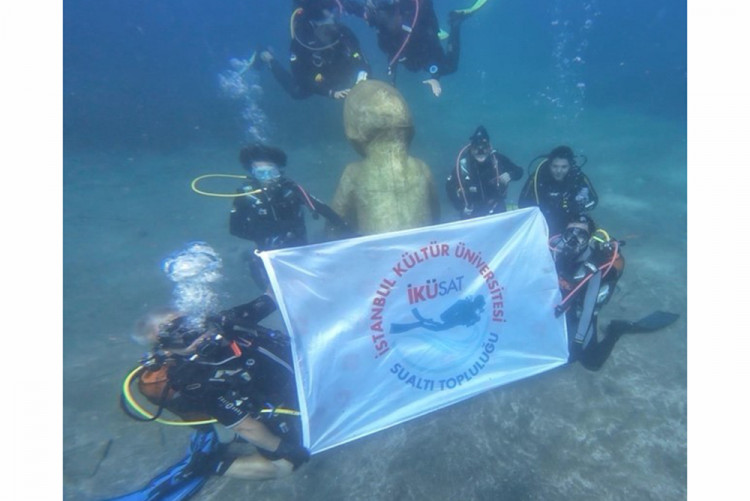 Reaction to Femicide from the IKU Underwater Club 