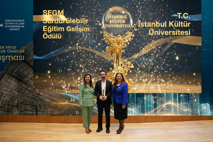 SEGM'den İKÜ PUMA'ya Büyük Ödül: Sürdürülebilir Eğitim Gelişim Başarısı Zirvede!